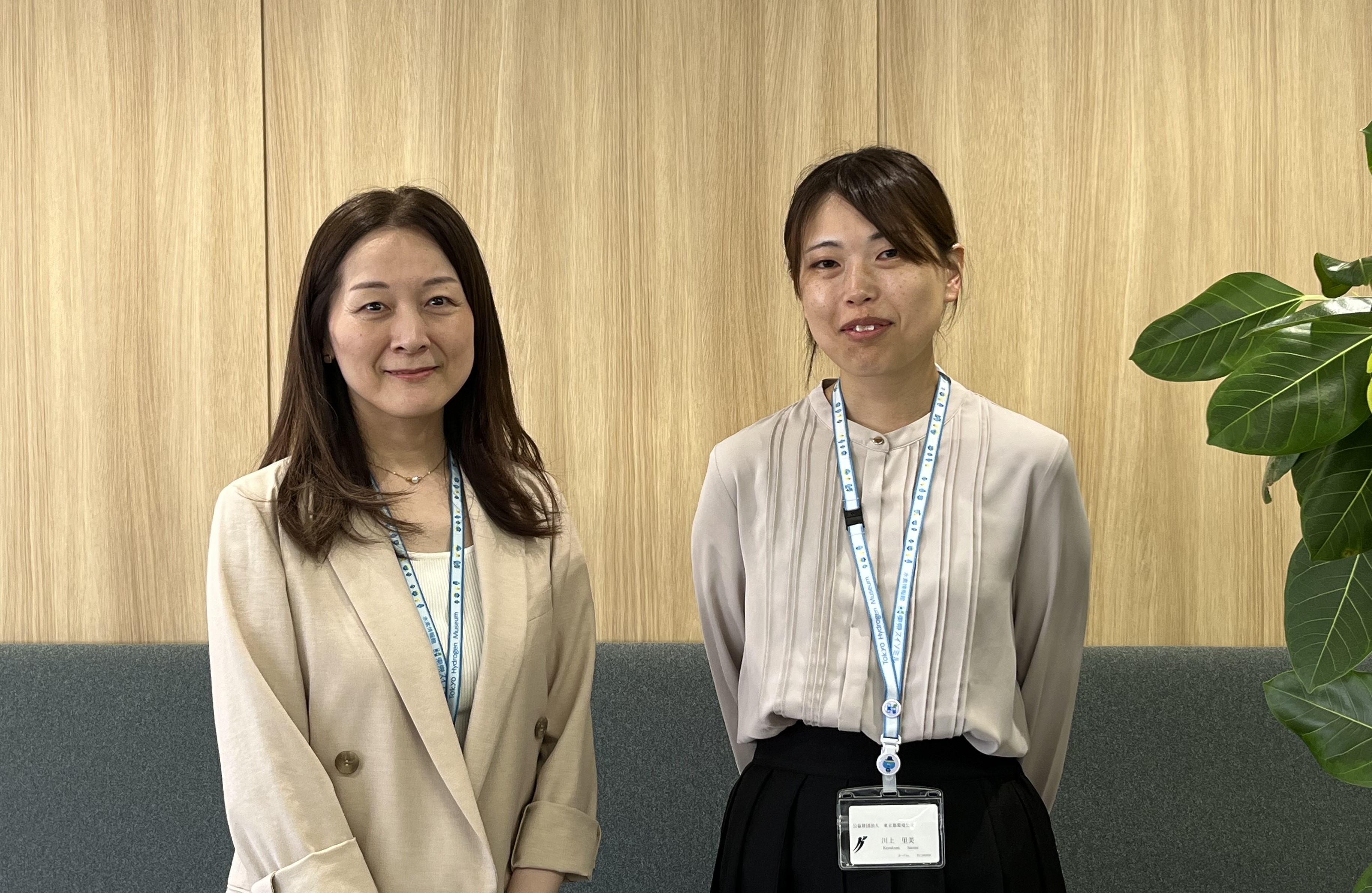 森山純子さん・川上里美さんが並んで立っている写真
